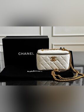CHANEL Quilted White Crossbody Vanity Bag with Gold Chain